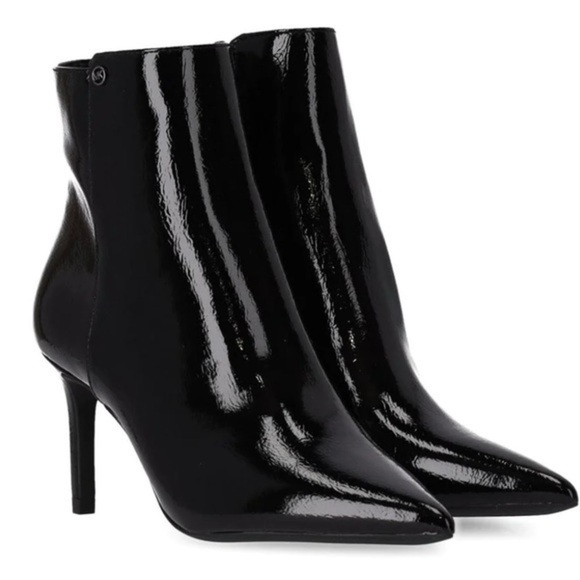 Michael Kors Shoes - Michael Kors Alina Black Heeled Ankle Boot 💋❤️